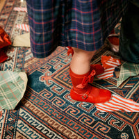 CALCETÍN ALTO PUNTO LISO CON LAZO TERCIOPELO - RED VELVET