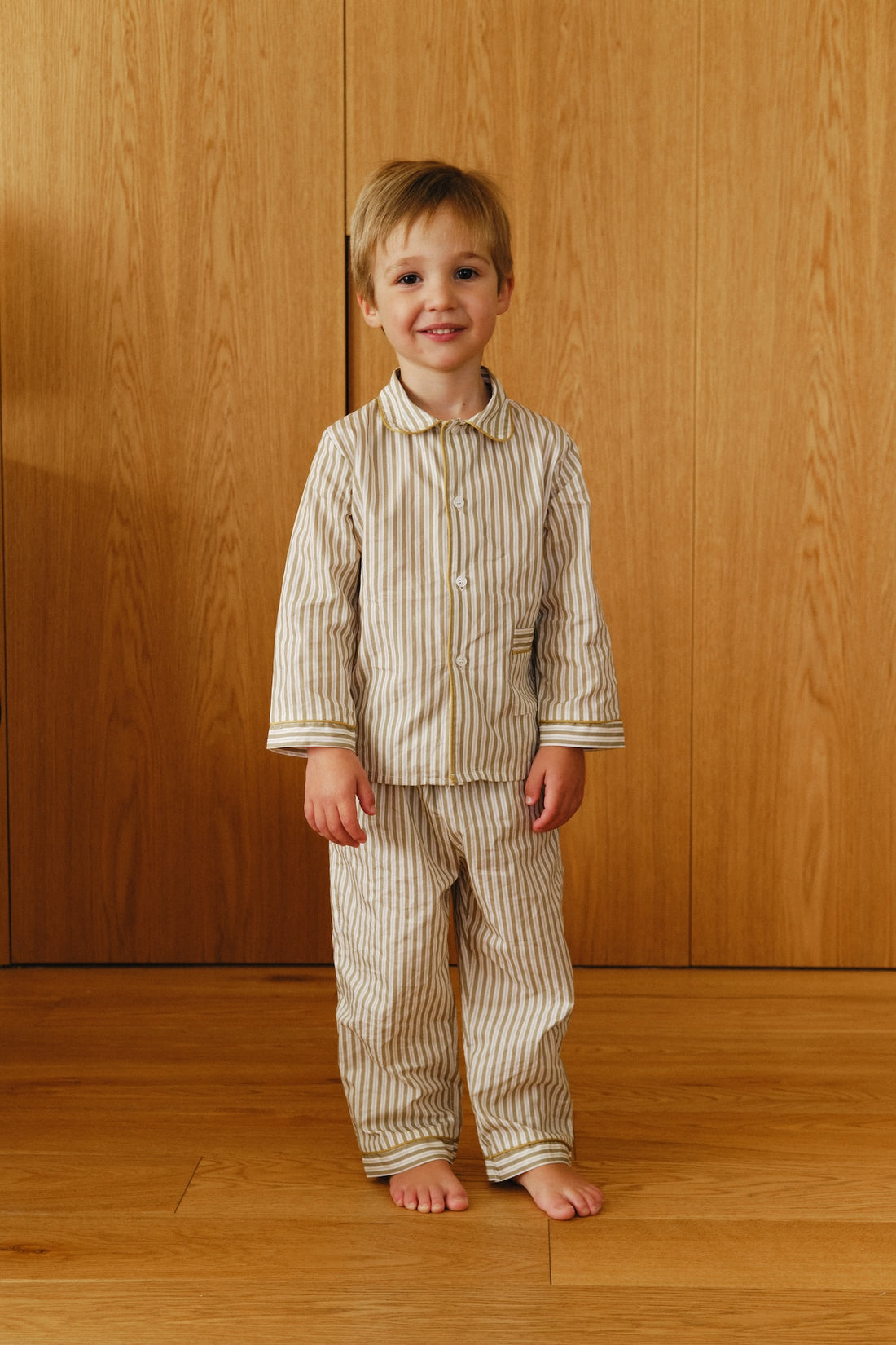 PIJAMA OLIVE GREEN STRIPES - COLABORACIÓN MOLIS & CO